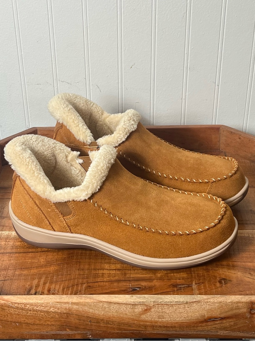 Orthofeet Lorin hands free slip on shoes Women size 9 WIDE